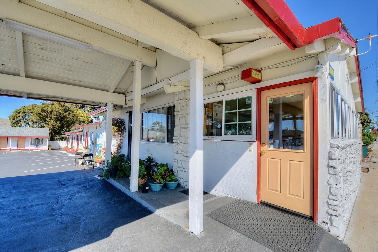 Bayside Inn Monterey Bagian luar foto
