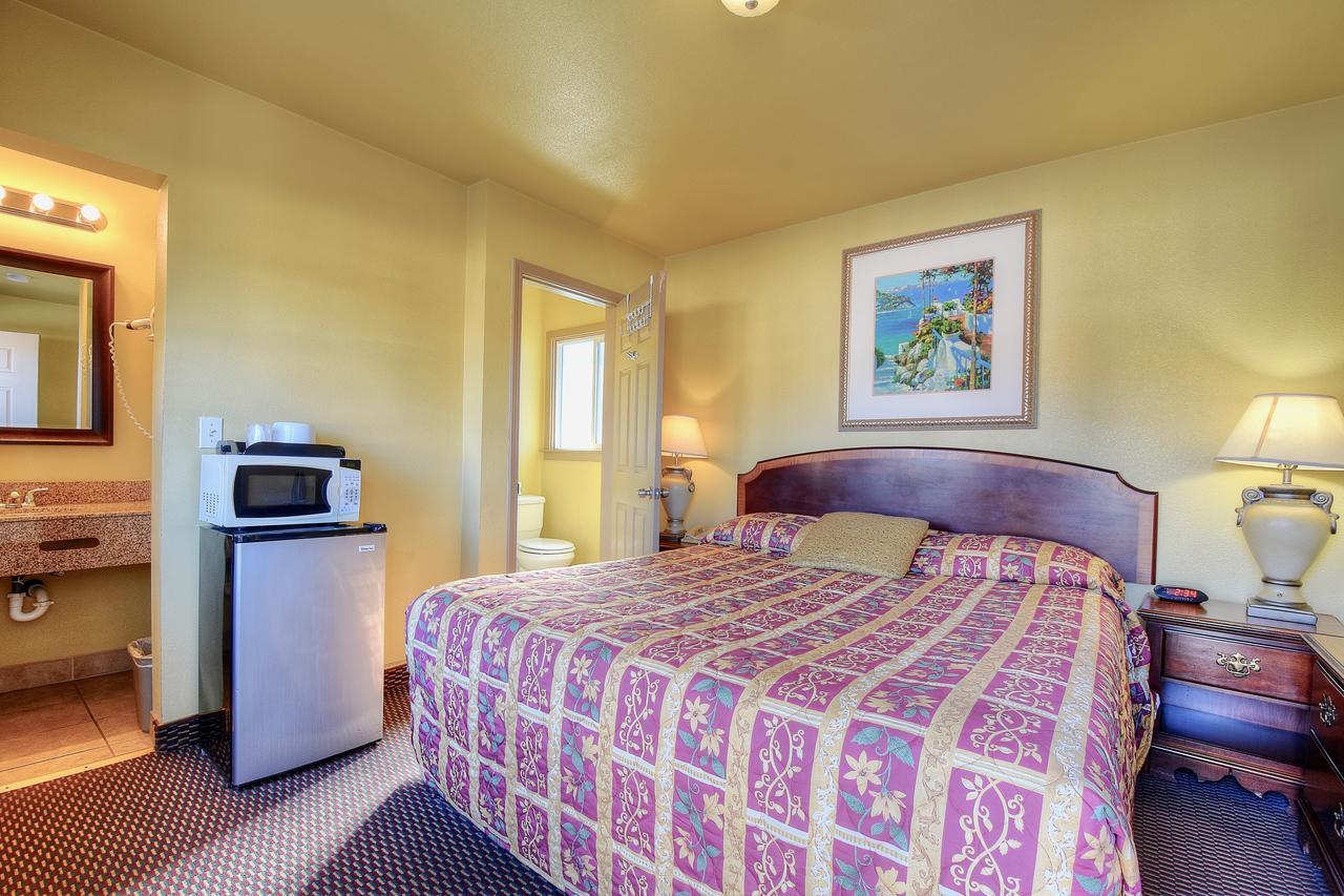 Bayside Inn Monterey Bagian luar foto