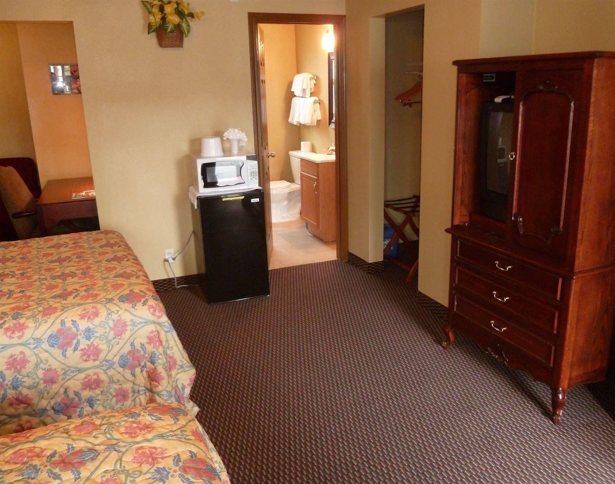 Bayside Inn Monterey Bagian luar foto